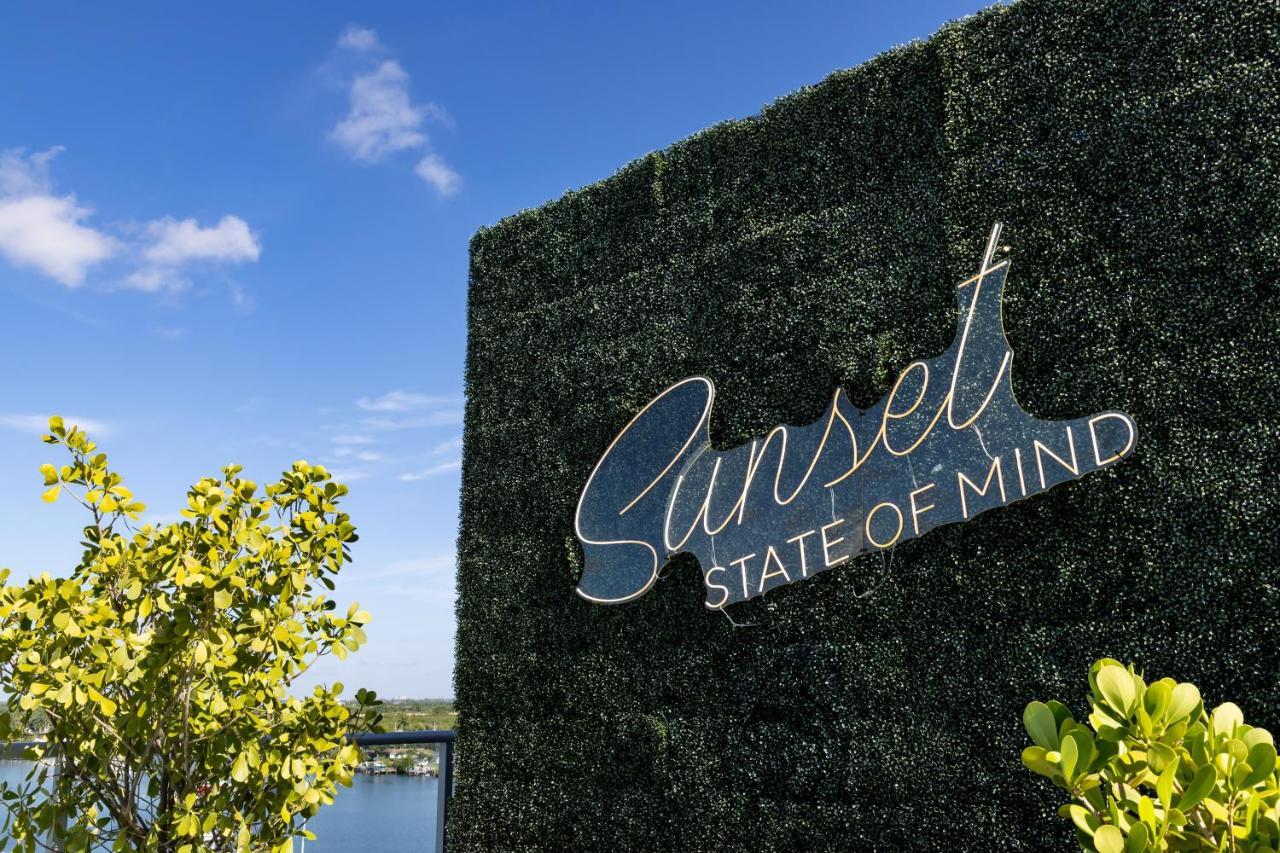 Costa Hollywood Beach Resort - An All Suite Hotel Exteriör bild