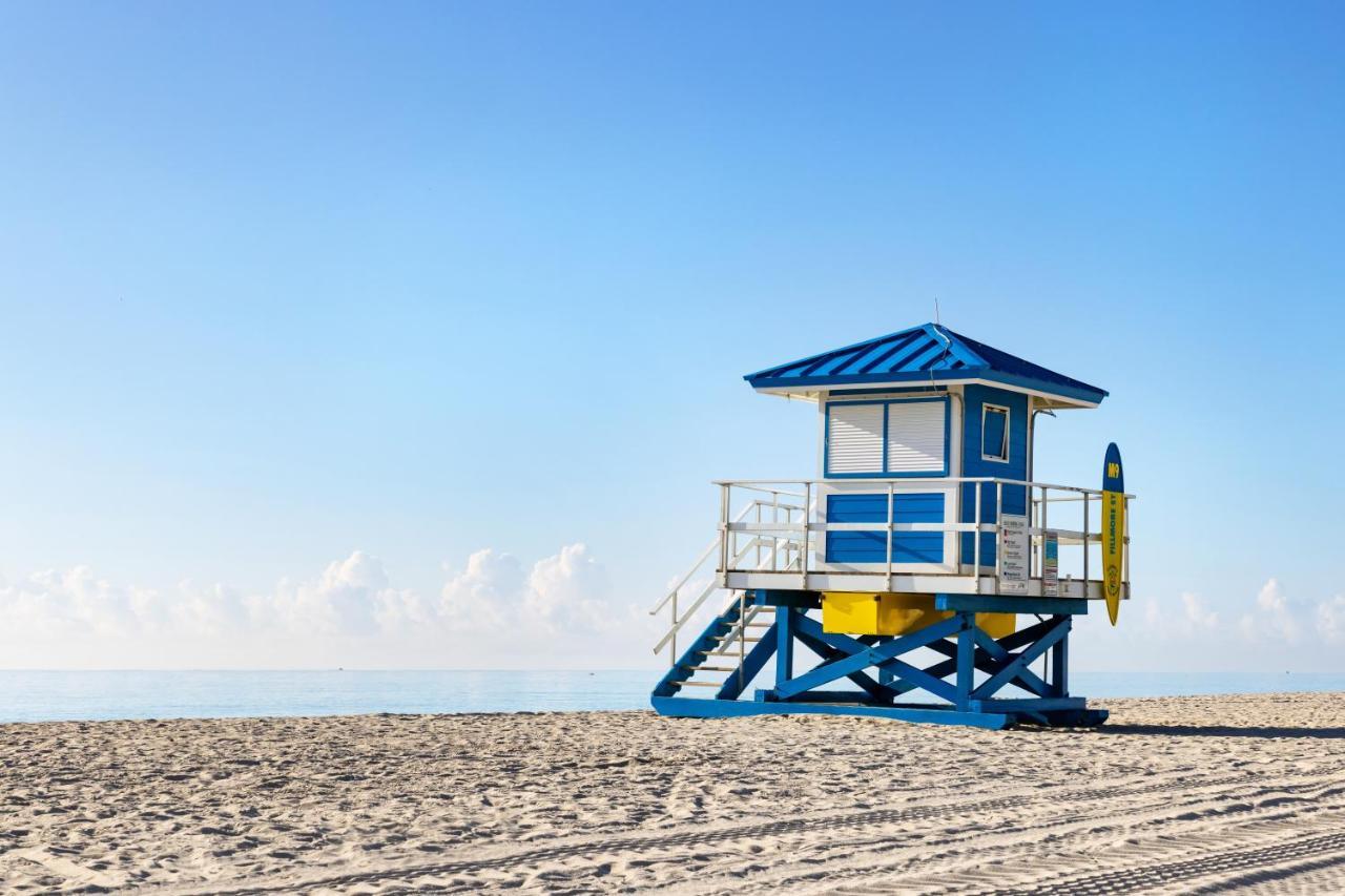 Costa Hollywood Beach Resort - An All Suite Hotel Exteriör bild