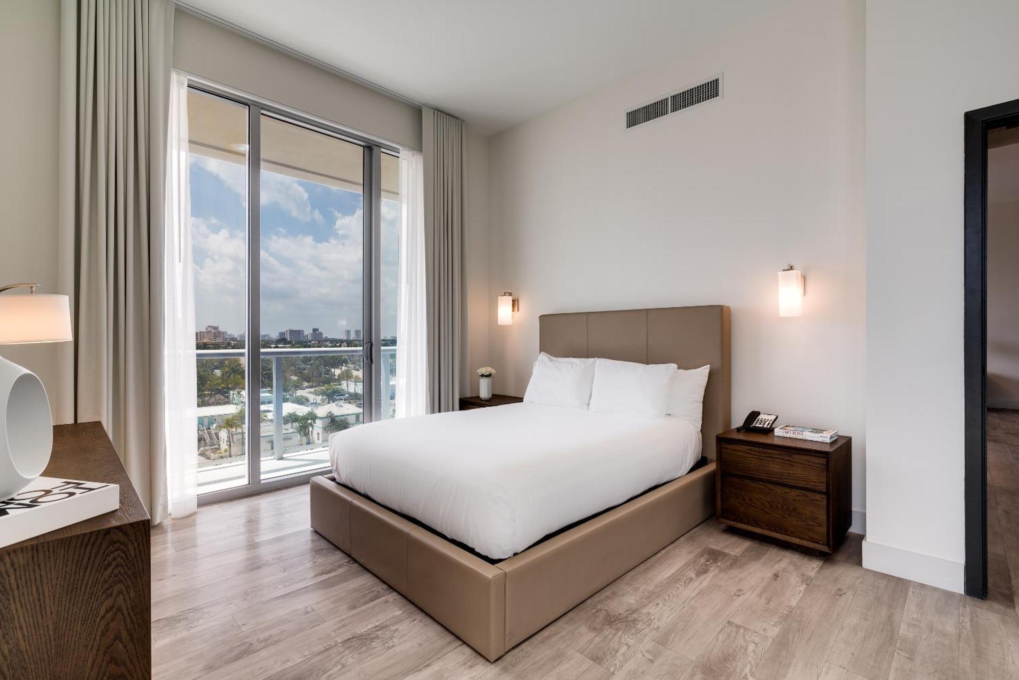 Costa Hollywood Beach Resort - An All Suite Hotel Exteriör bild