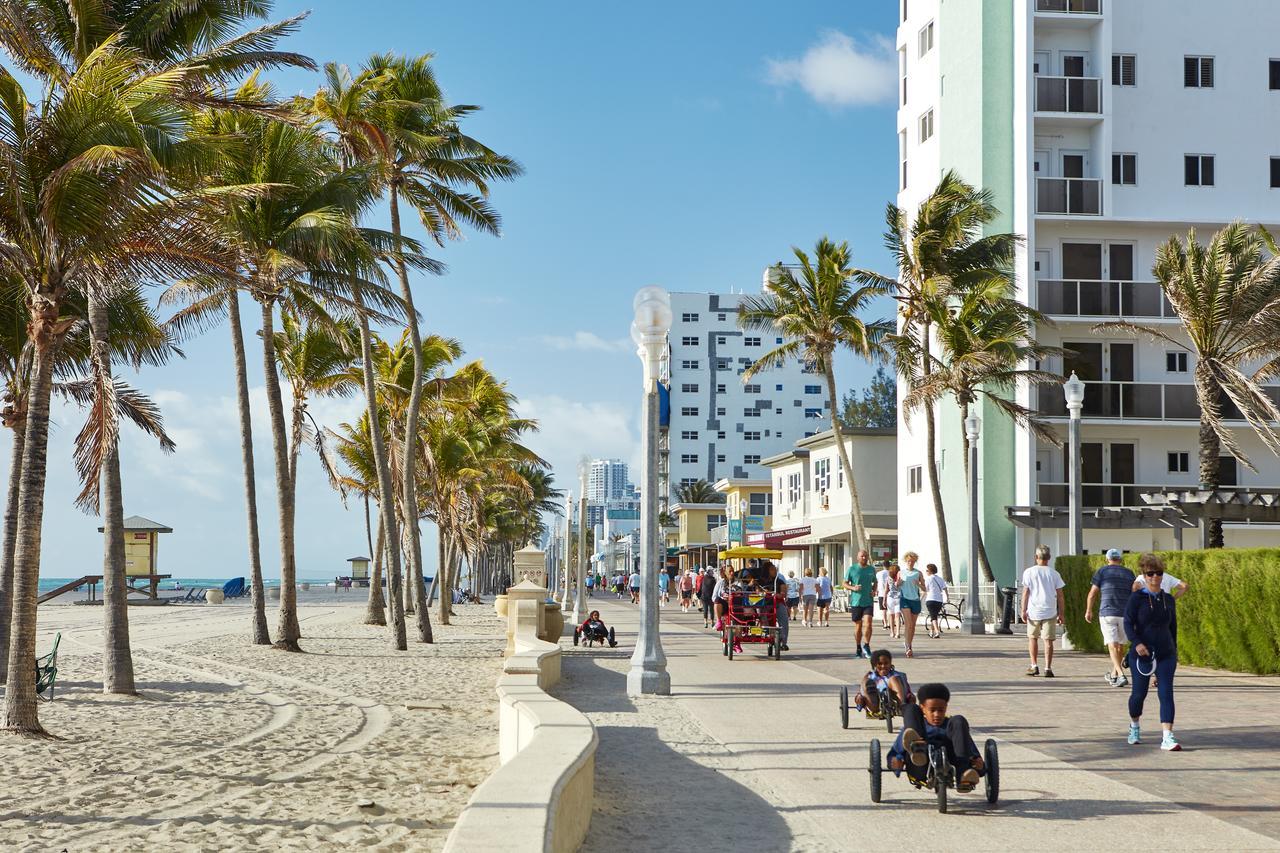 Costa Hollywood Beach Resort - An All Suite Hotel Exteriör bild